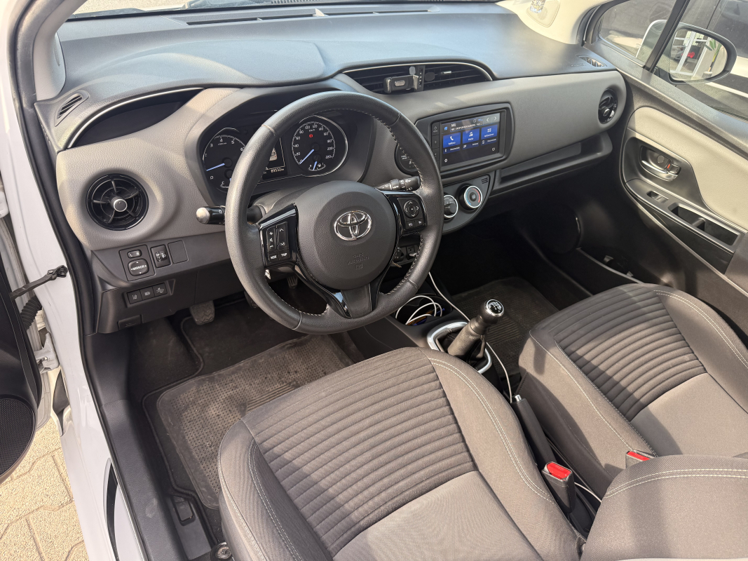 Toyota Yaris — 14