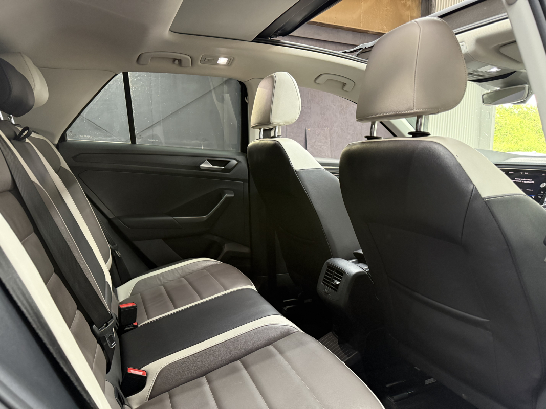 Volkswagen T-roc — 14