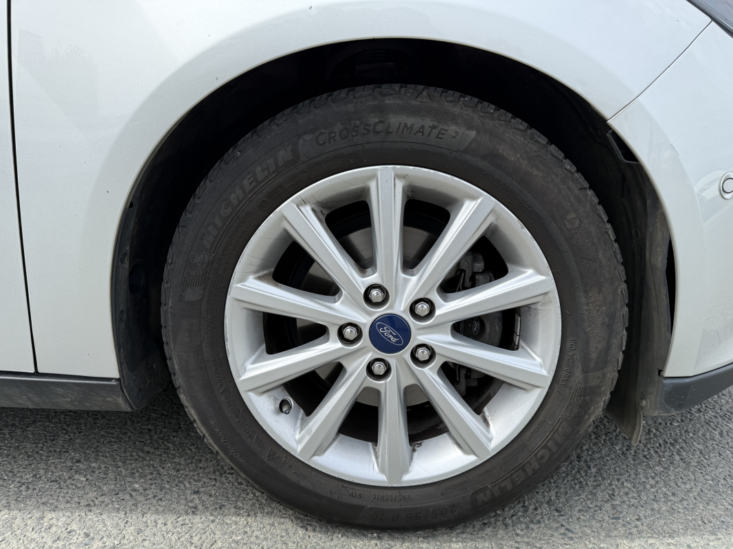Ford Focus SW — 33