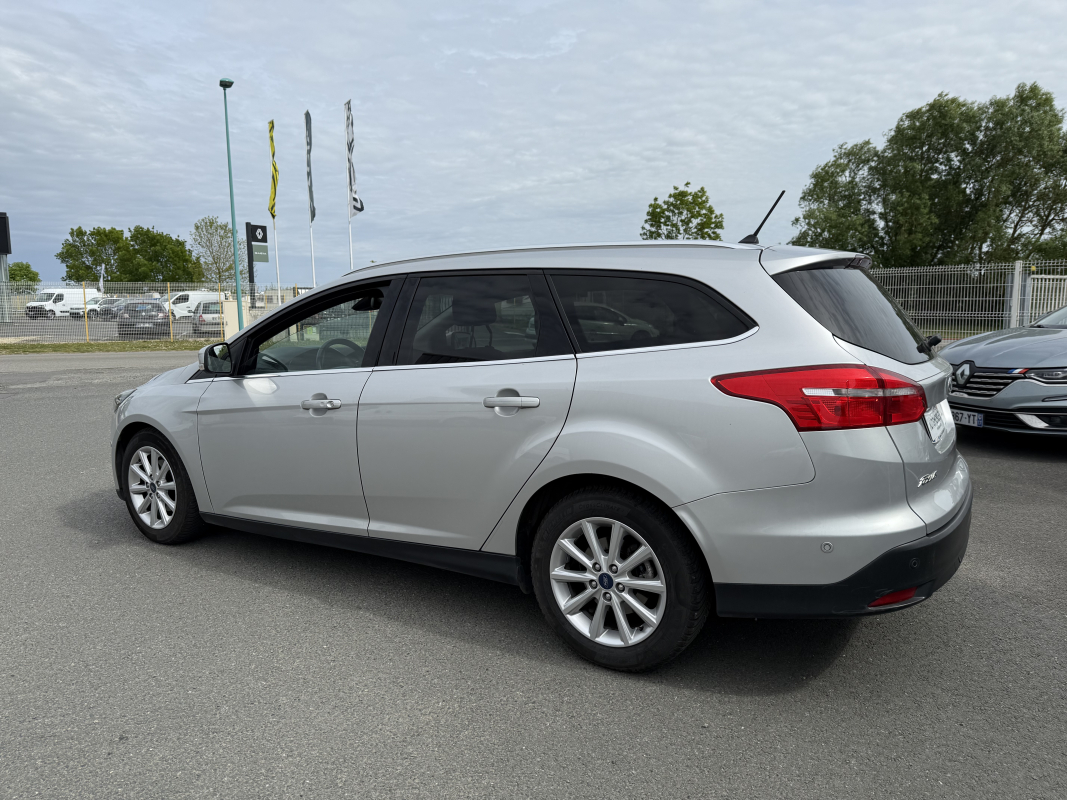 Ford Focus SW — 7