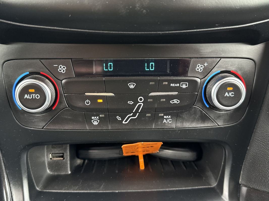 Ford Focus SW — 19