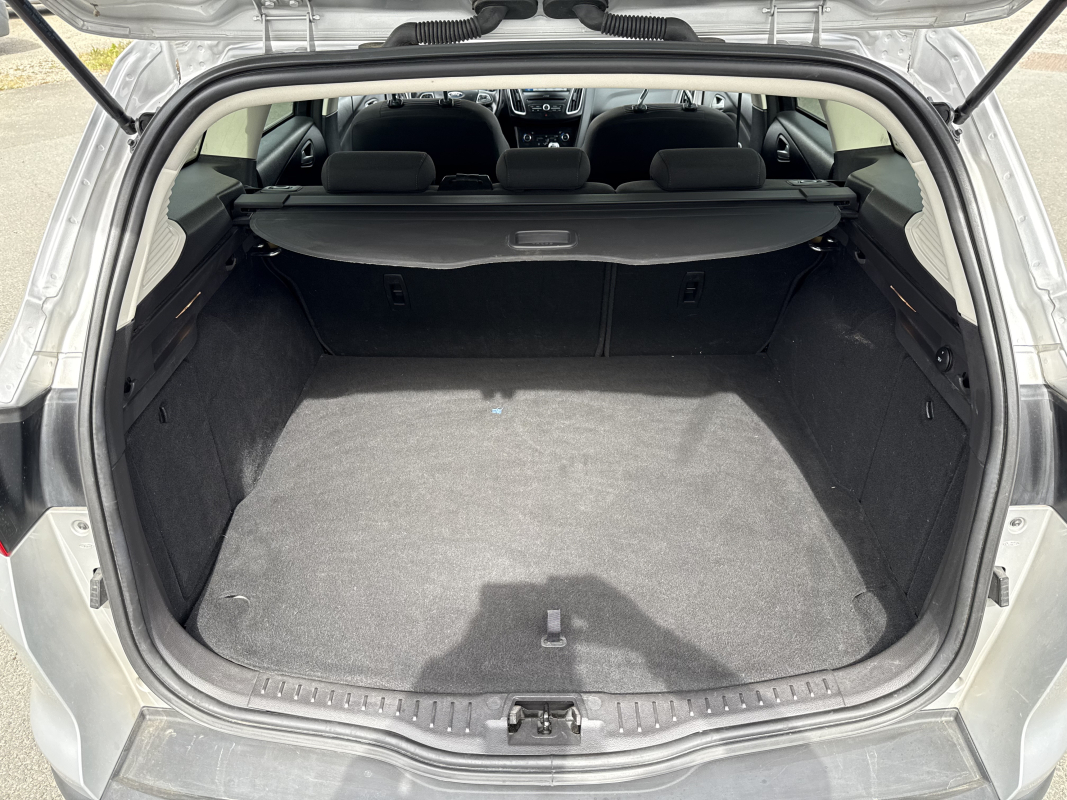 Ford Focus SW — 13