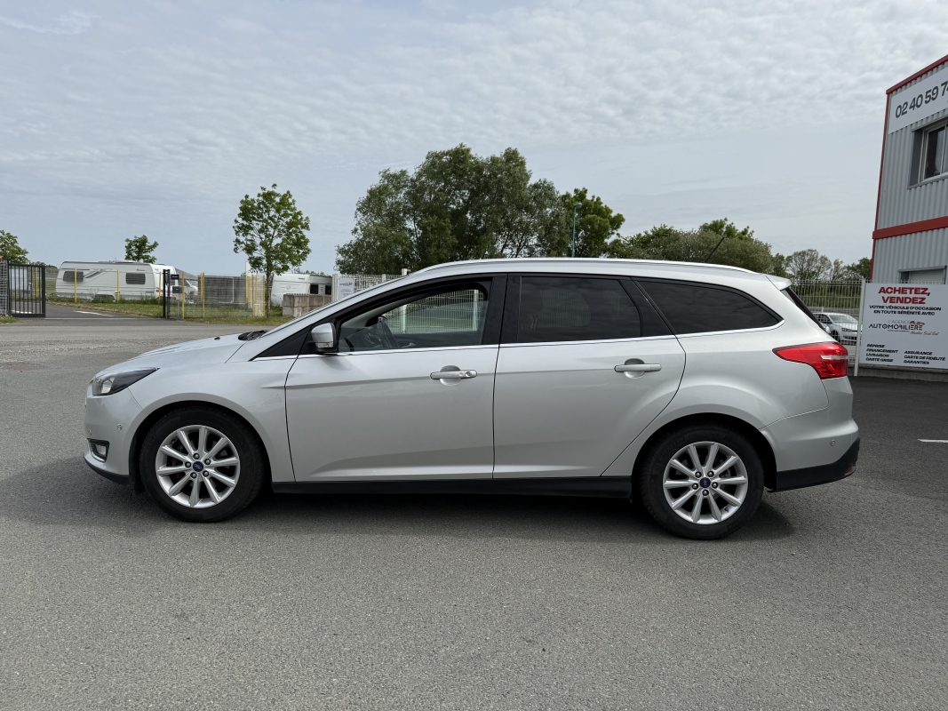 Ford Focus SW — 8