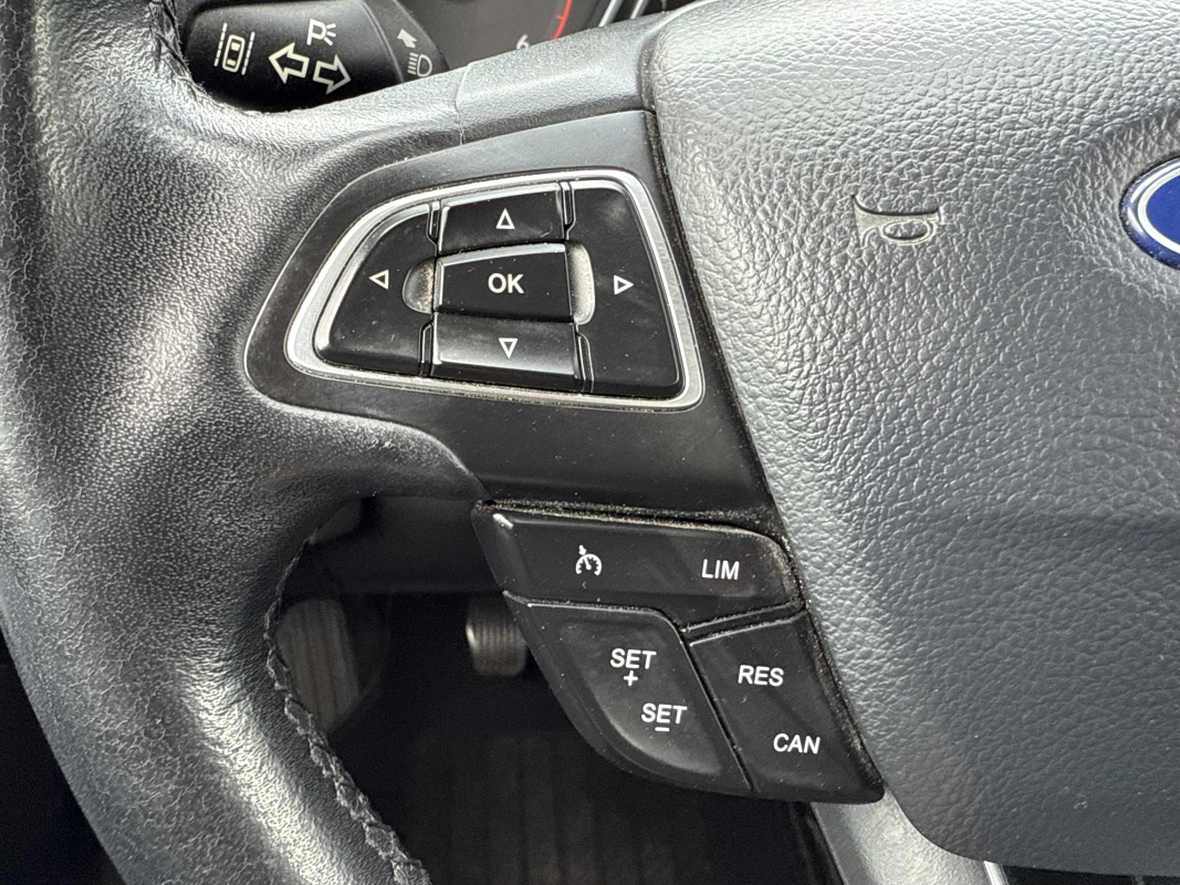 Ford Focus SW — 25