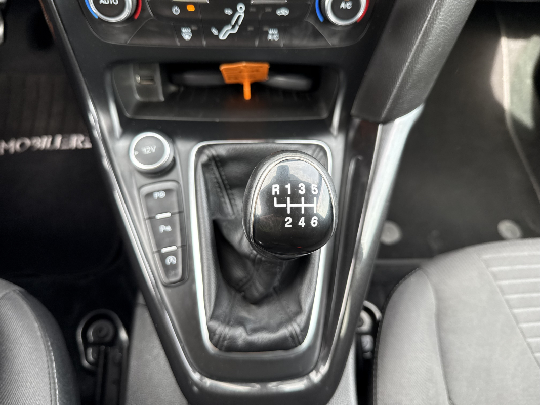 Ford Focus SW — 27