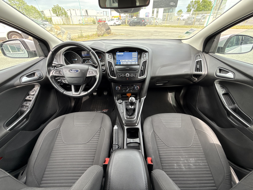 Ford Focus SW — 16
