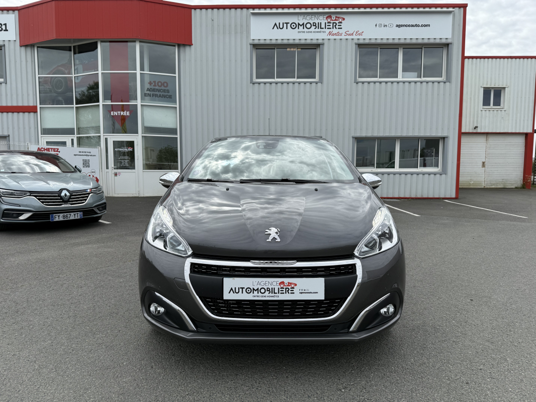 Peugeot 208 — 2