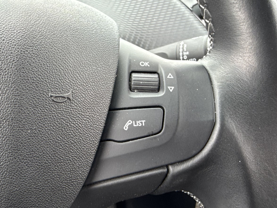 Peugeot 208 — 28