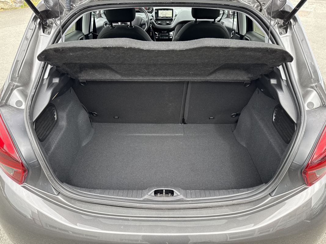 Peugeot 208 — 15