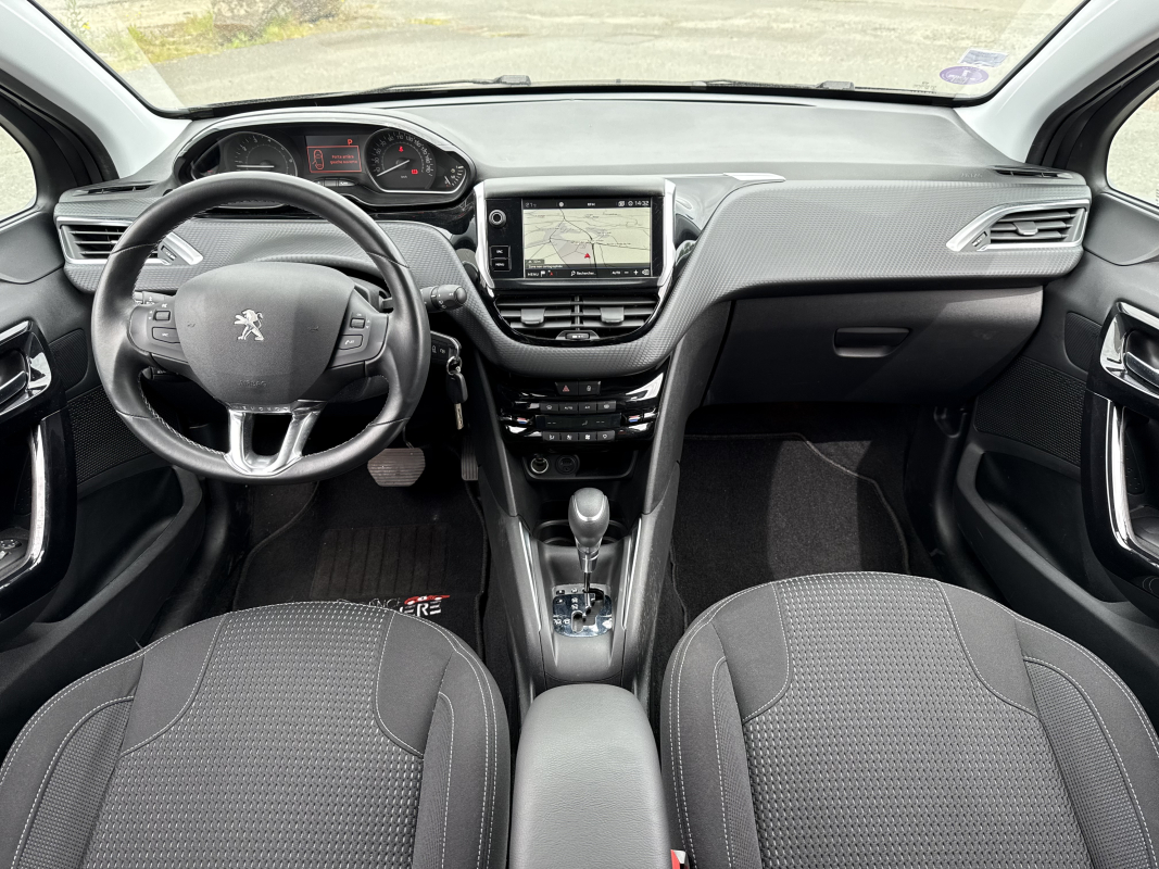 Peugeot 208 — 16
