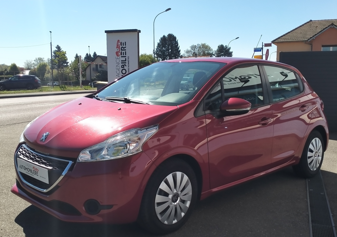 Peugeot 208 — 3