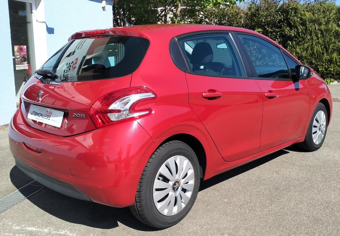 Peugeot 208 — 7
