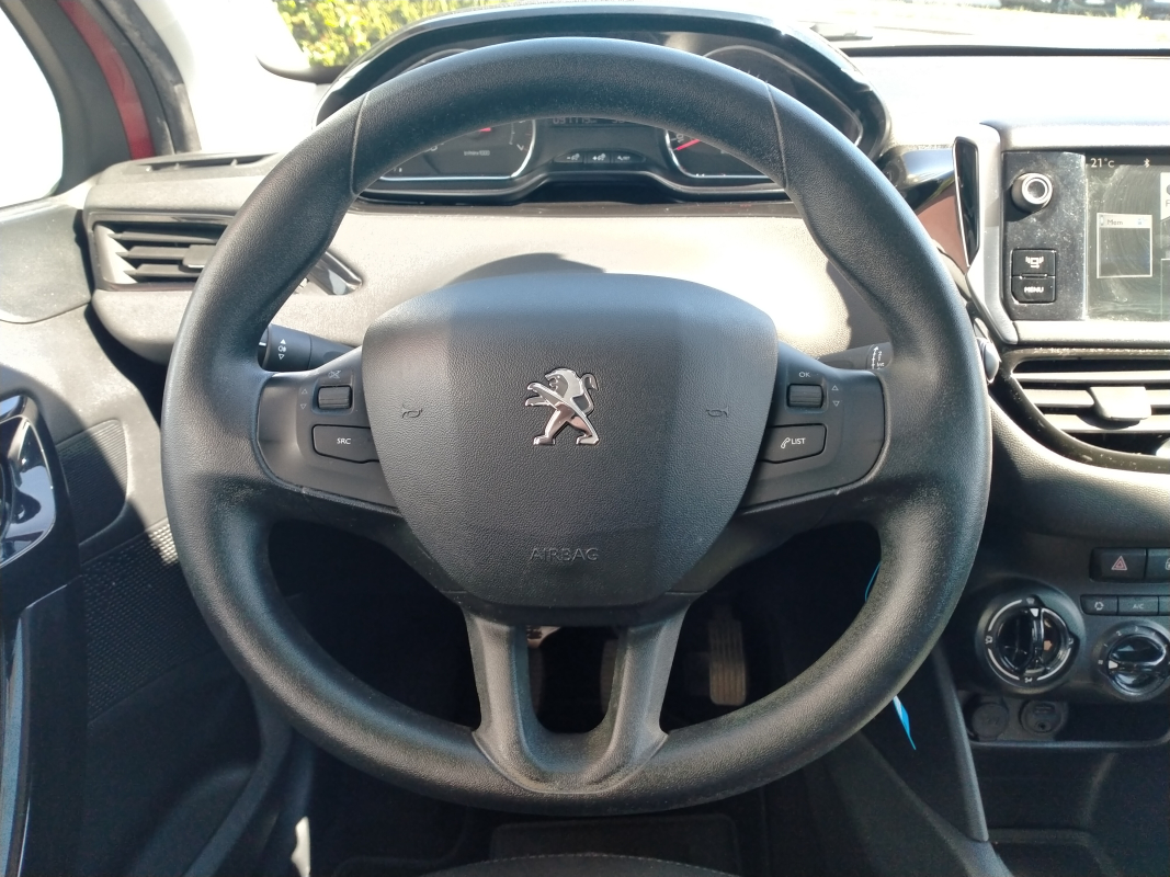 Peugeot 208 — 19