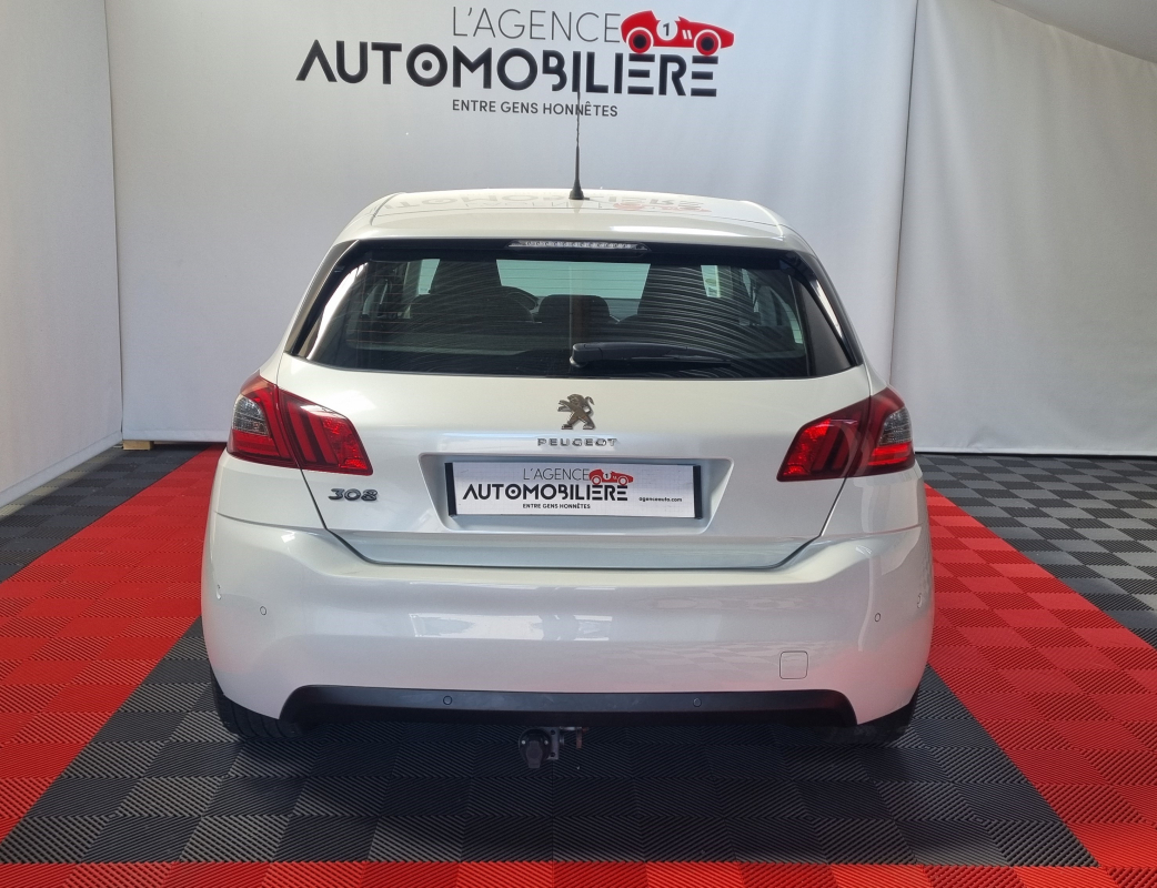 Peugeot 308 — 6