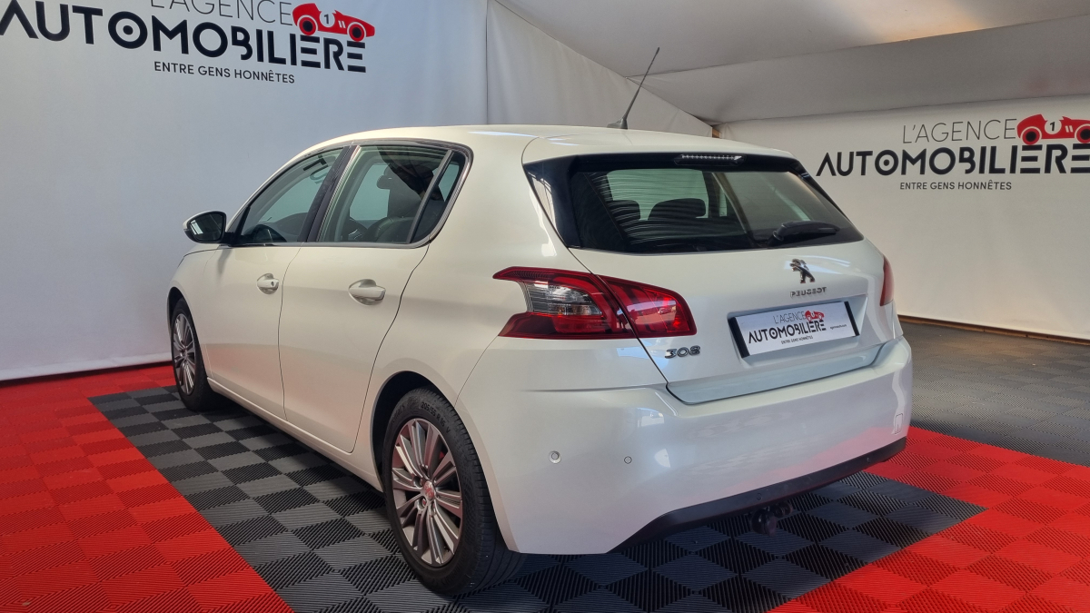 Peugeot 308 — 7