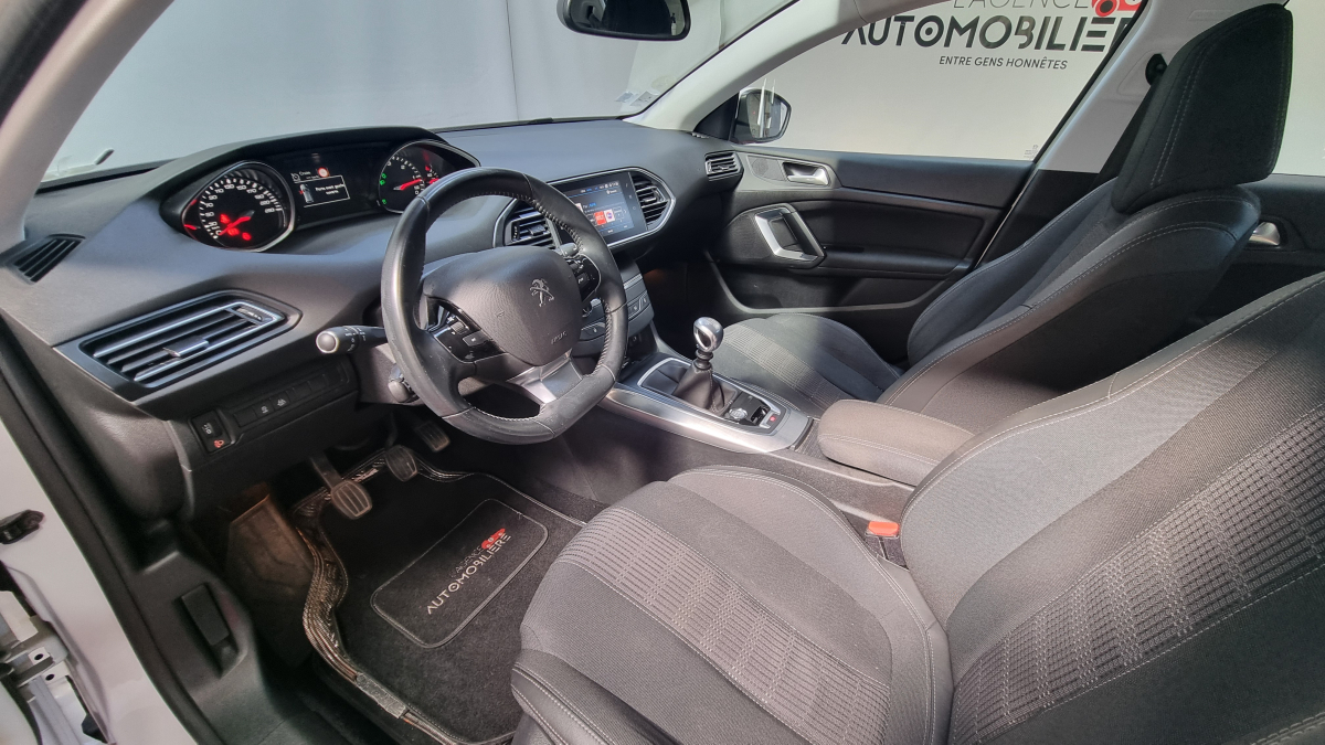 Peugeot 308 — 13