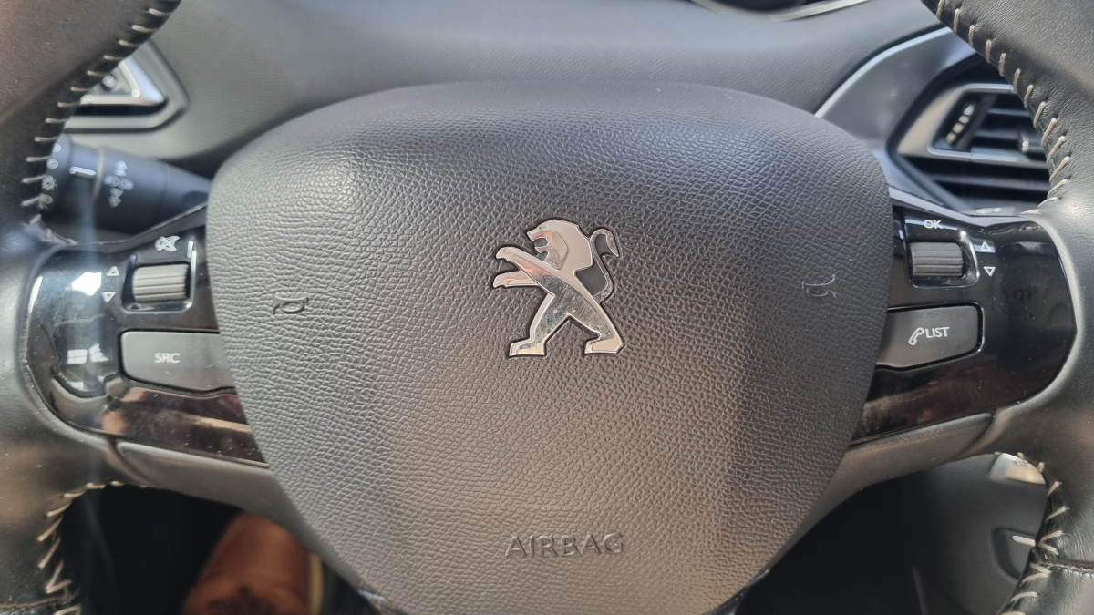 Peugeot 308 — 32