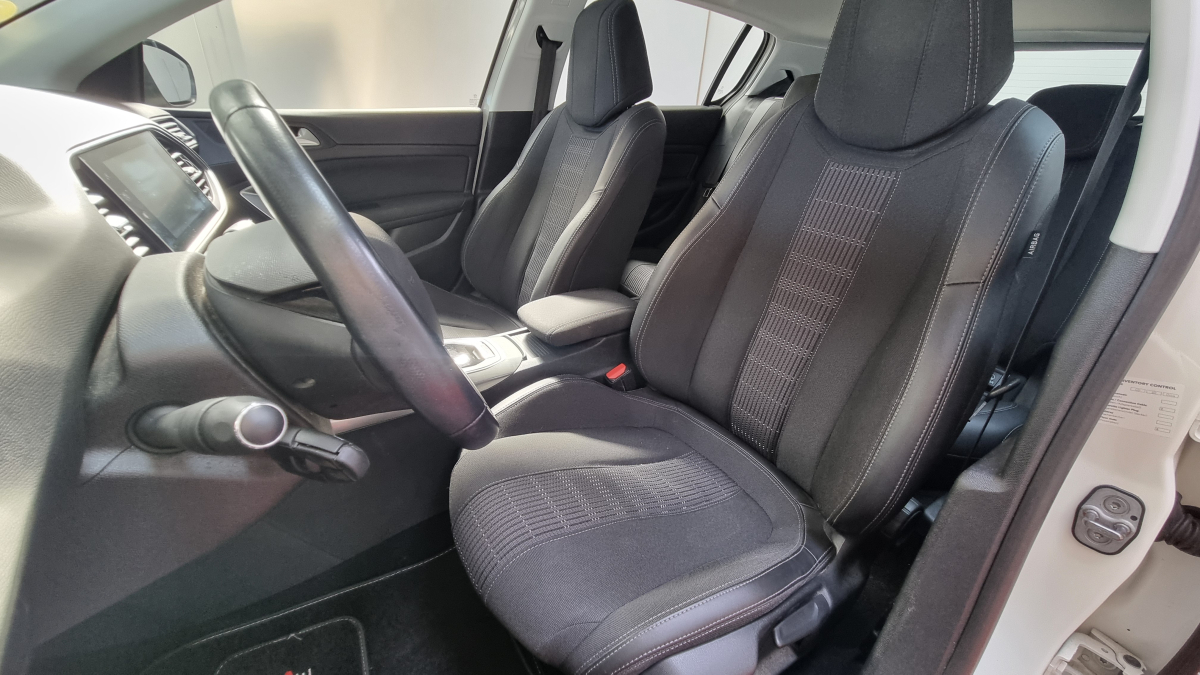 Peugeot 308 — 14
