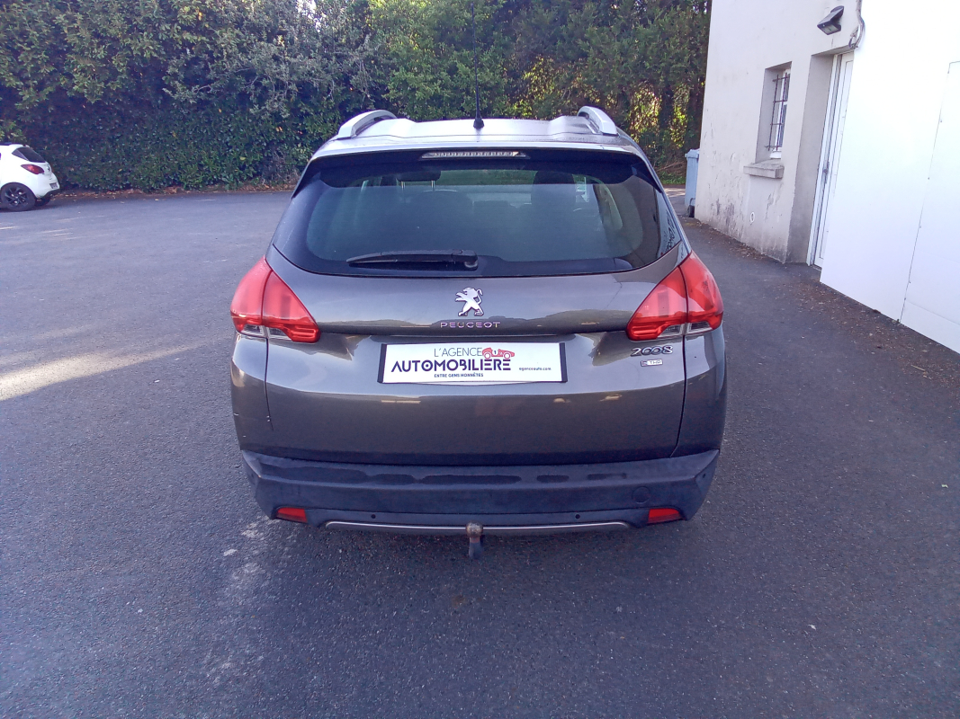 Peugeot 2008 — 4