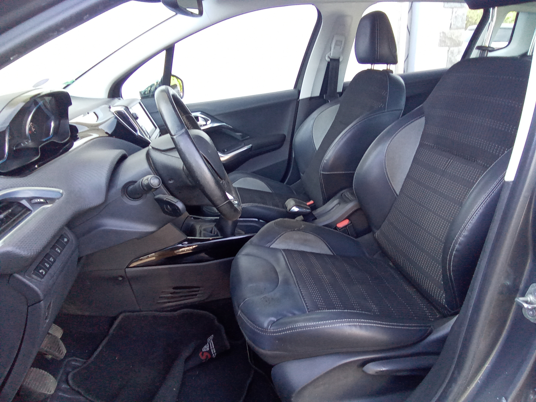 Peugeot 2008 — 15