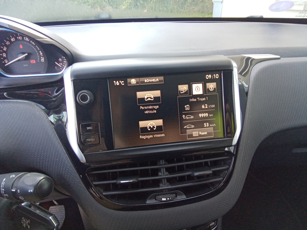 Peugeot 2008 — 11