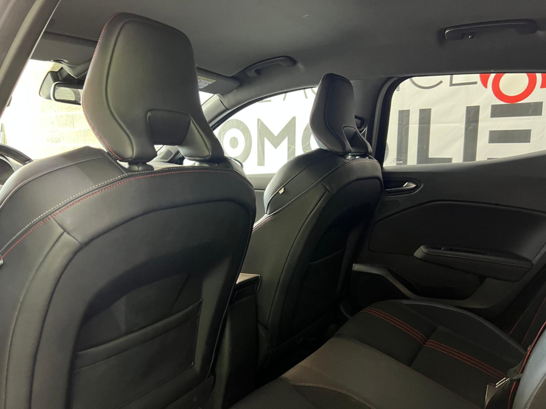 Renault Clio — 15