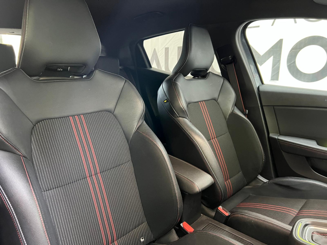 Renault Clio — 12