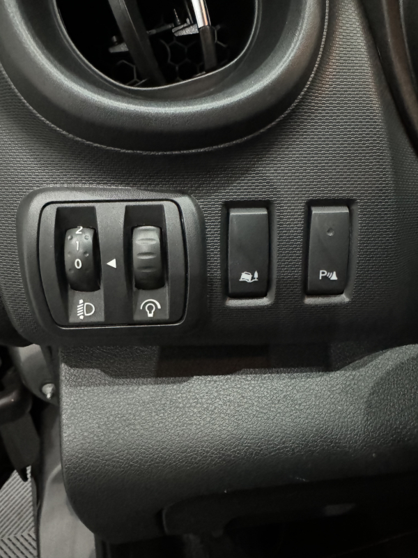 Renault Trafic — 32