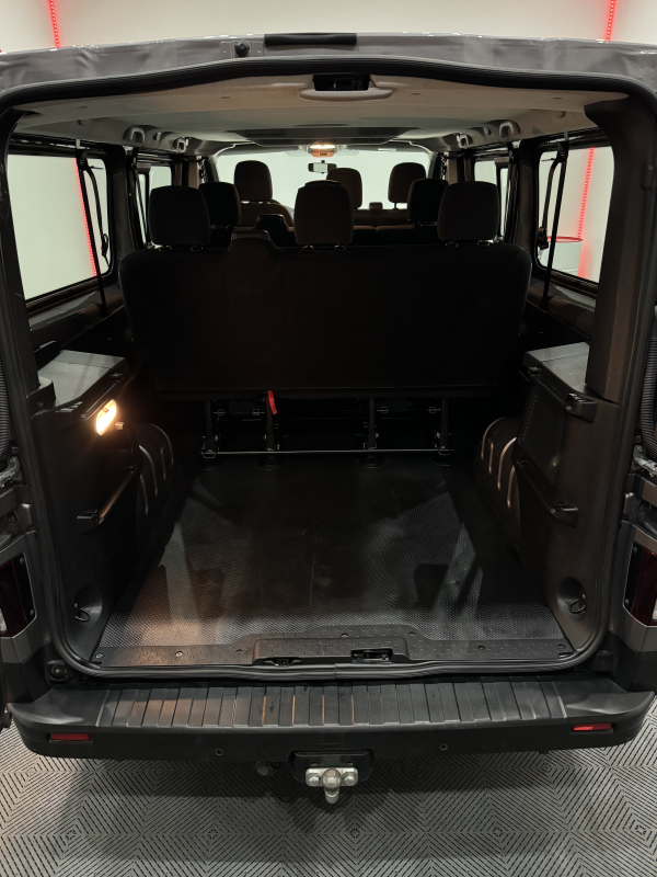 Renault Trafic — 17