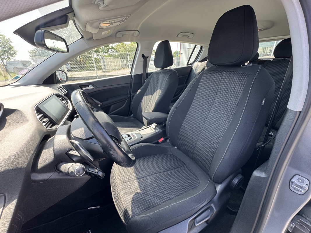 Peugeot 308 — 14
