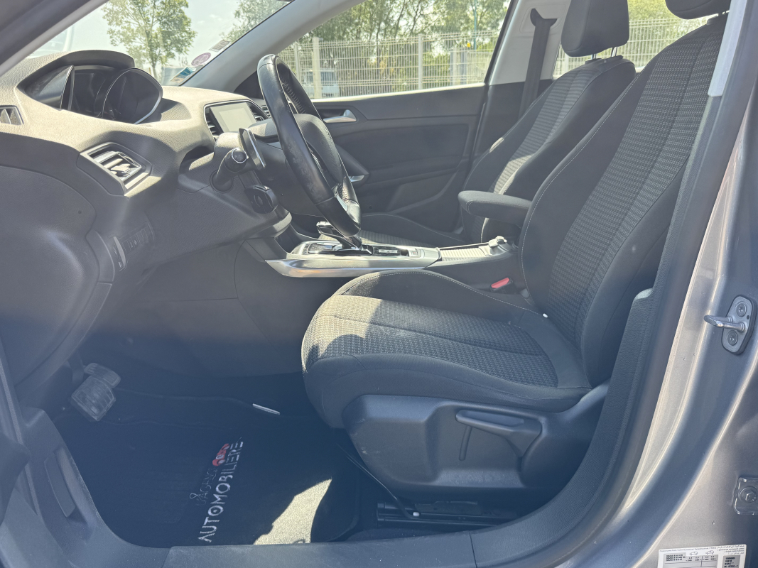 Peugeot 308 — 12