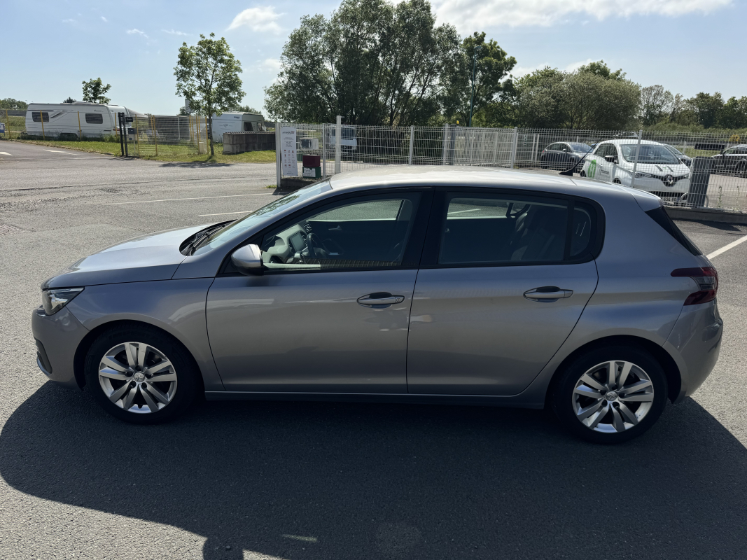 Peugeot 308 — 10