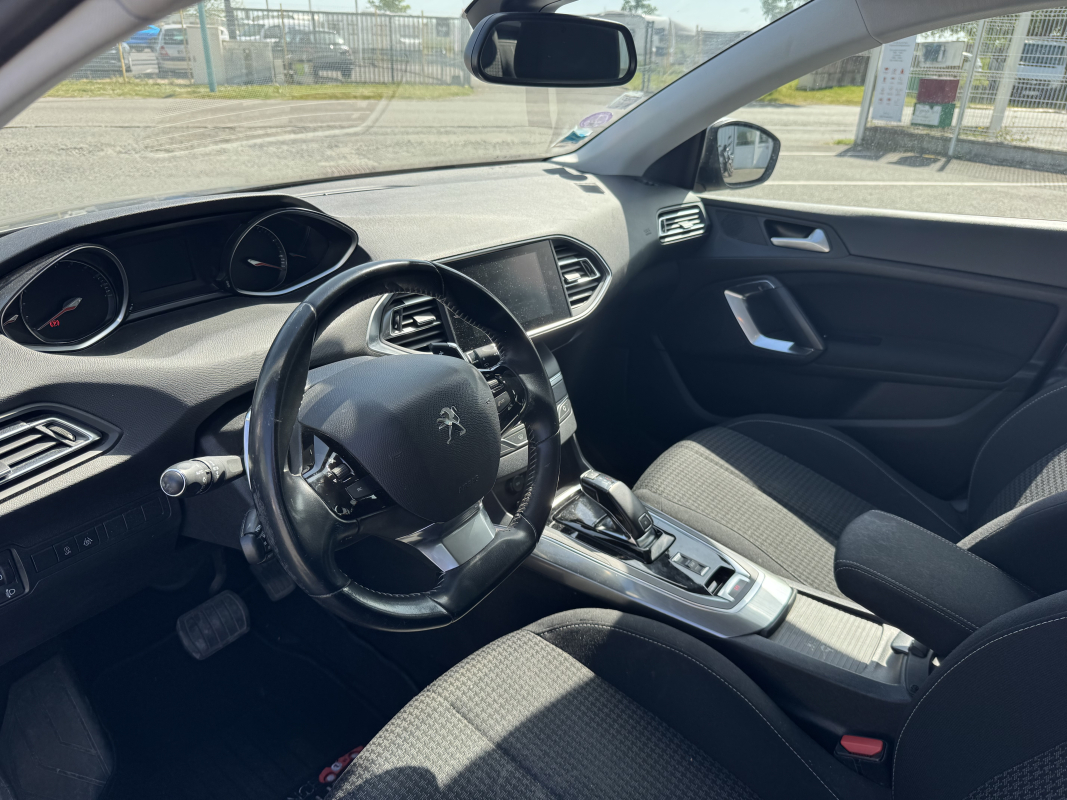 Peugeot 308 — 13