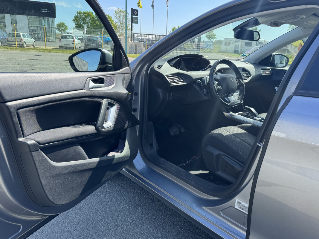 Peugeot 308 — 11