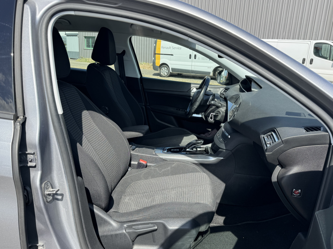 Peugeot 308 — 23