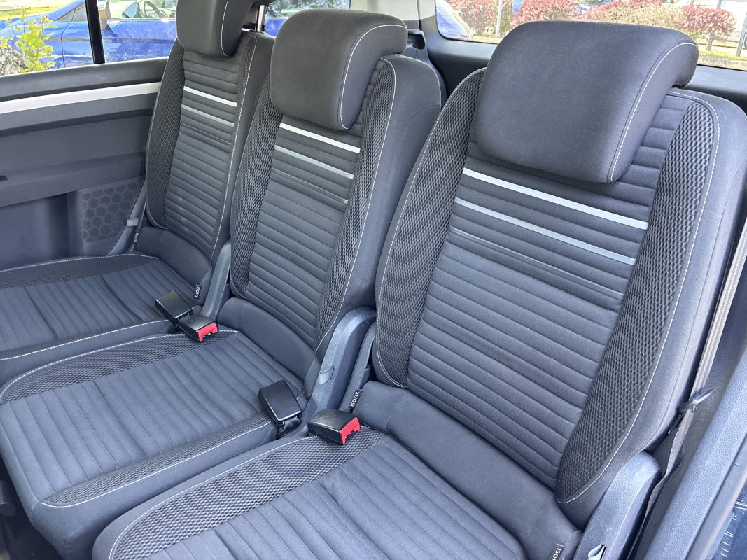 Volkswagen Touran — 17