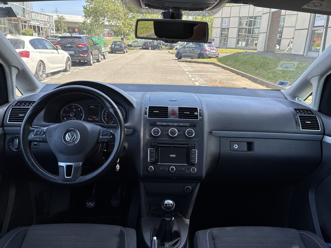 Volkswagen Touran — 12