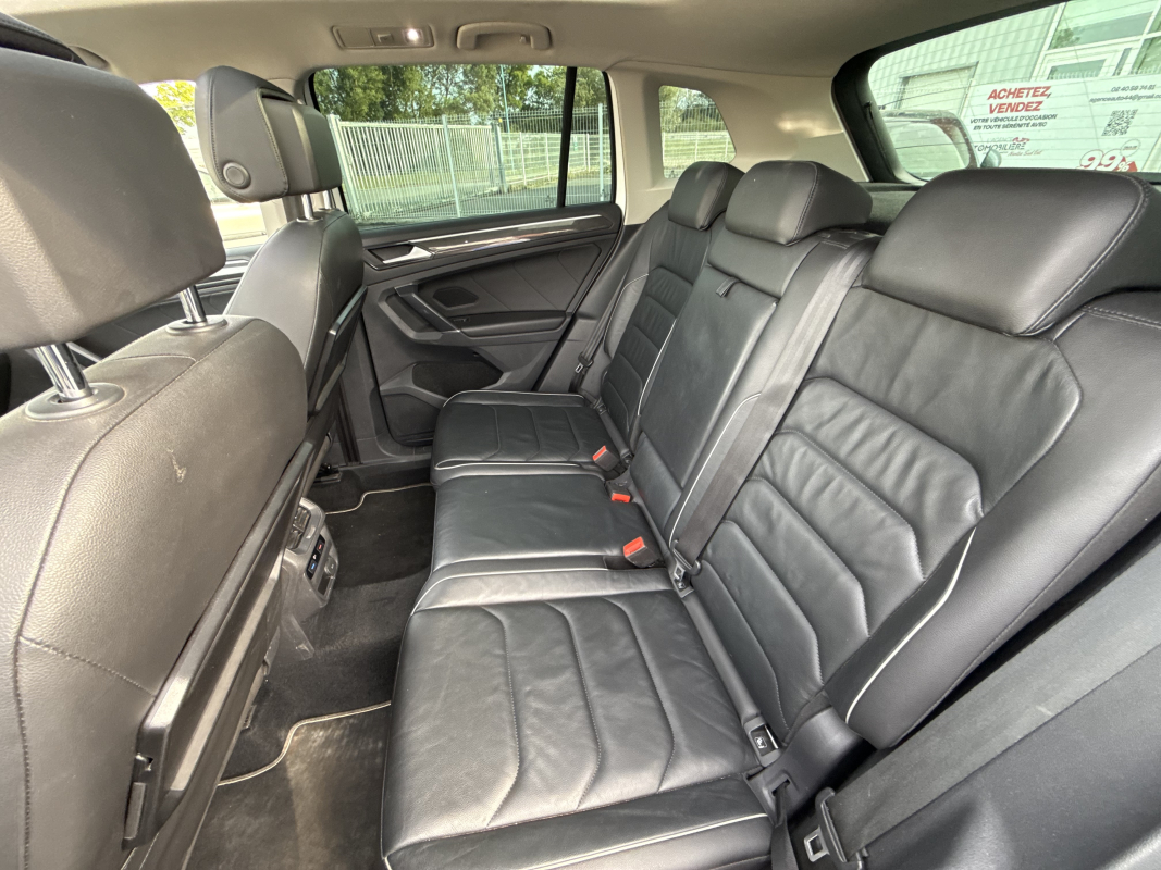 Volkswagen Tiguan — 12