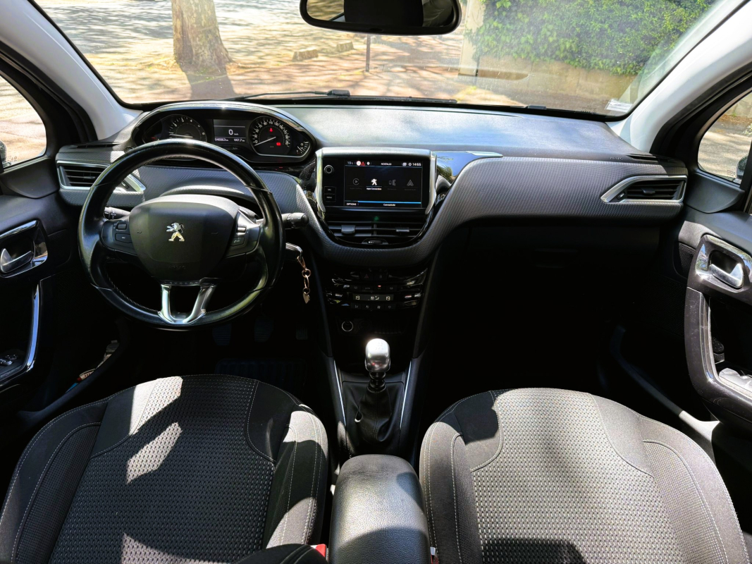 Peugeot 208 — 9