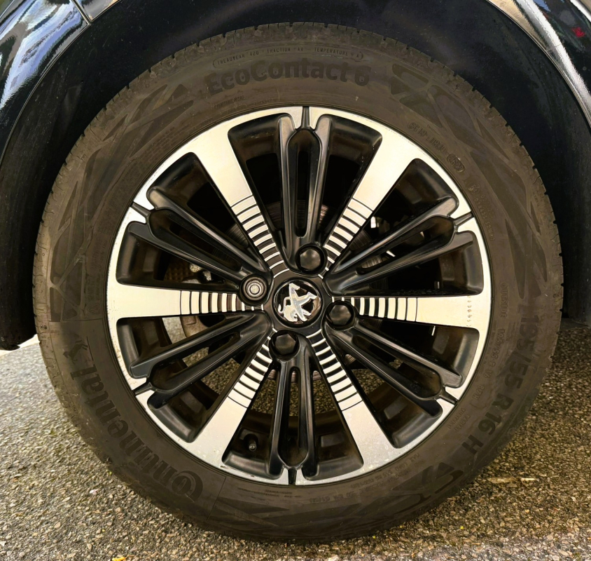 Peugeot 208 — 28