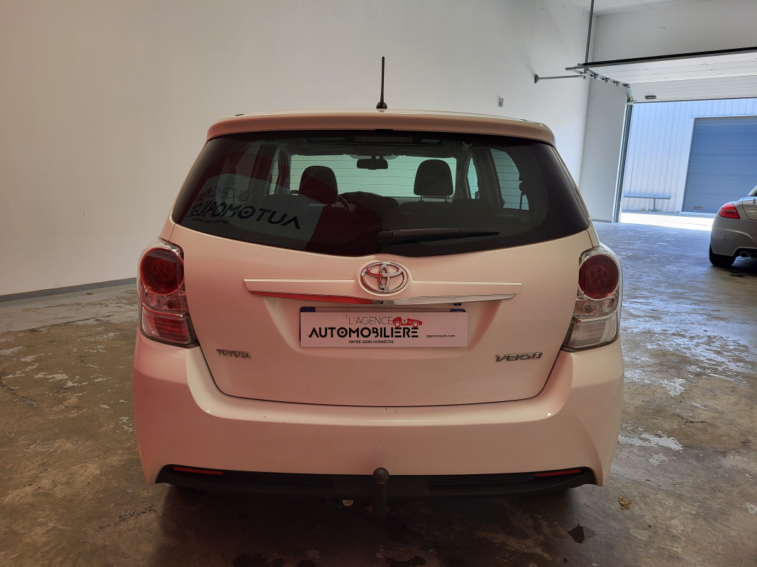 Toyota Verso — 6