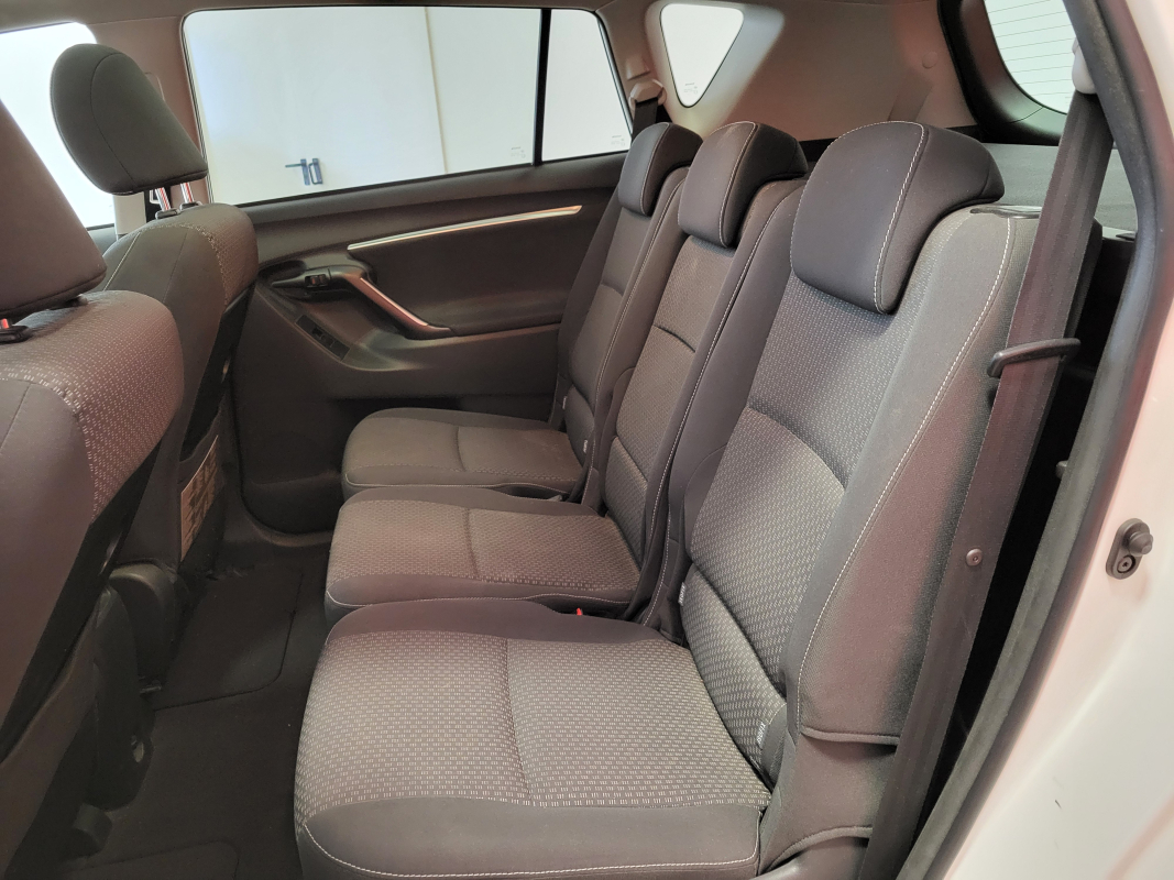 Toyota Verso — 12