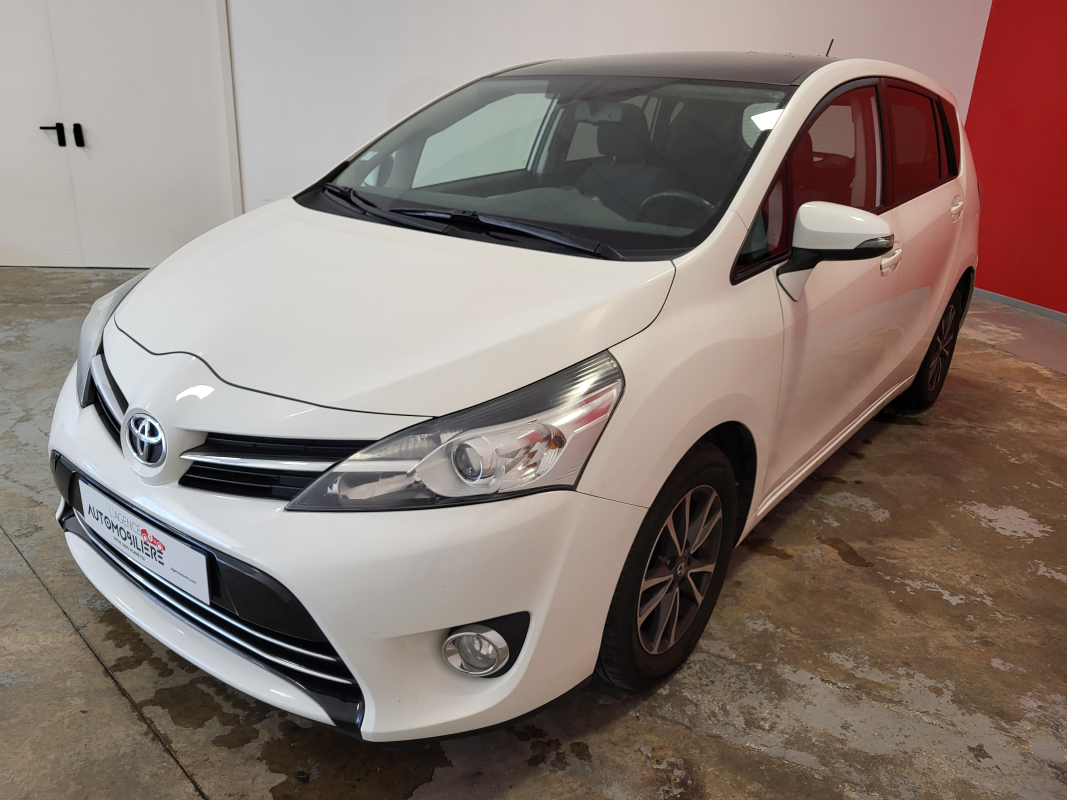Toyota Verso — 3