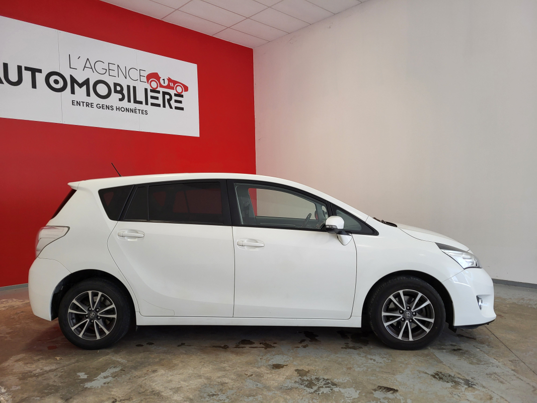 Toyota Verso — 8