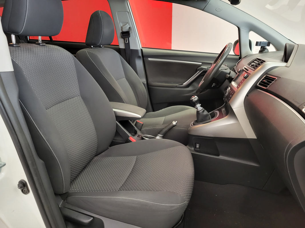 Toyota Verso — 25