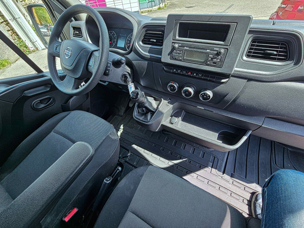 Nissan Interstar — 21