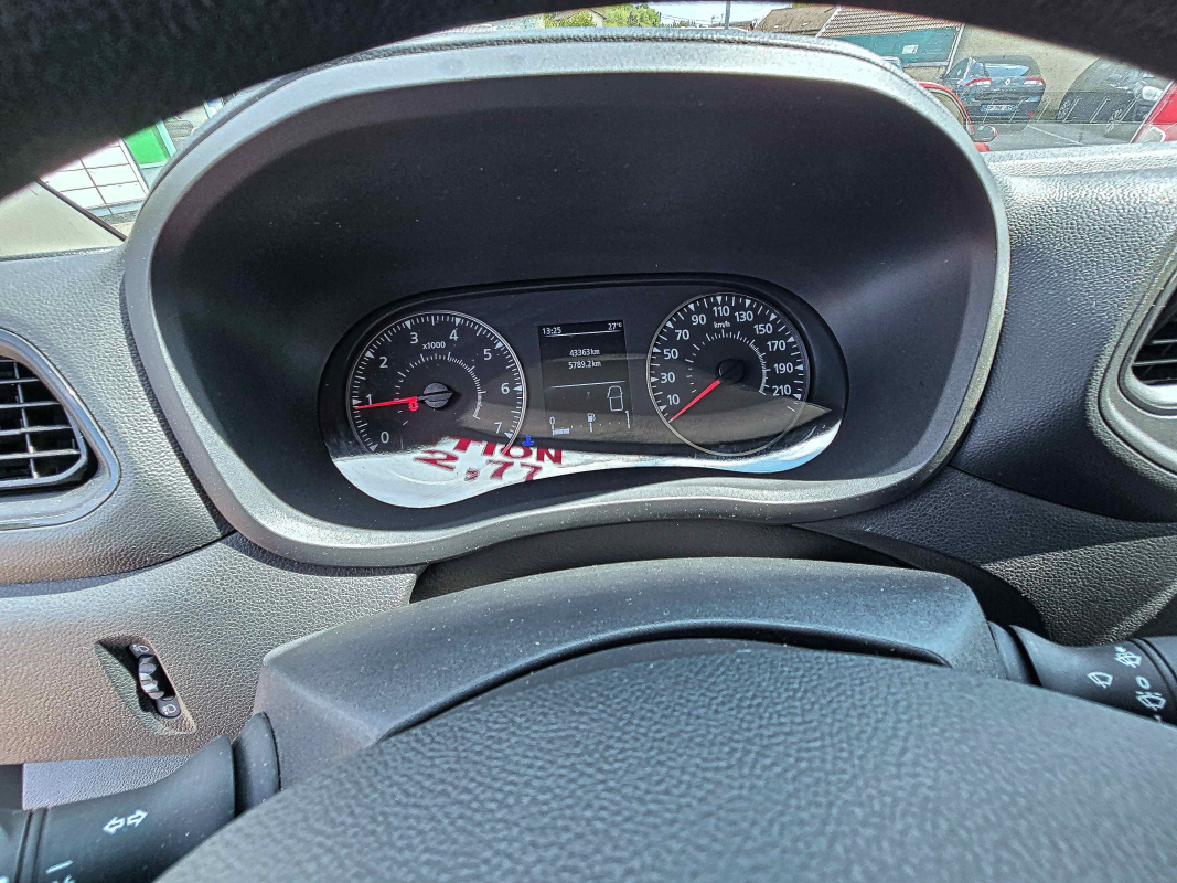 Nissan Interstar — 25