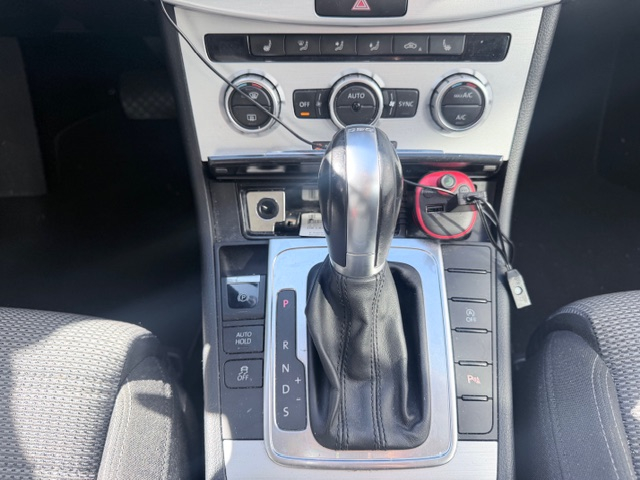 Volkswagen Passat CC — 12