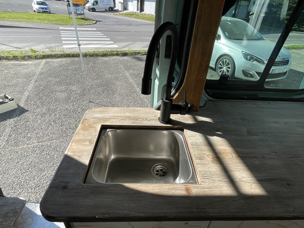 Renault Trafic — 19