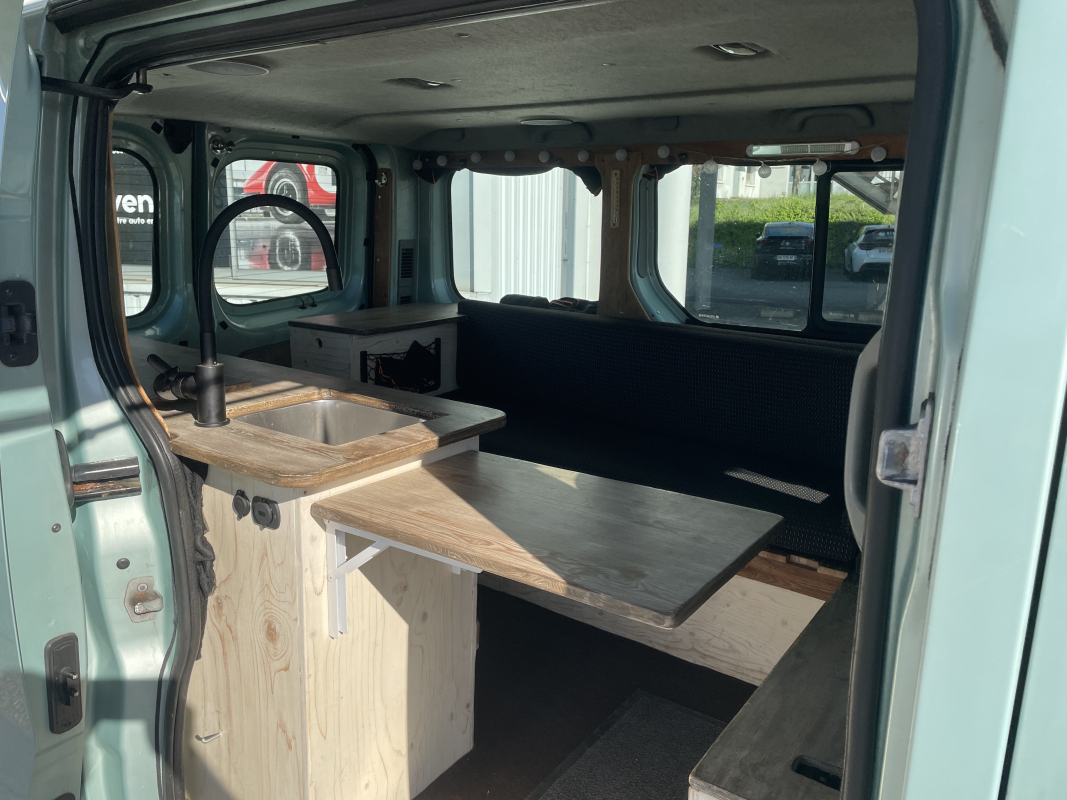 Renault Trafic — 24